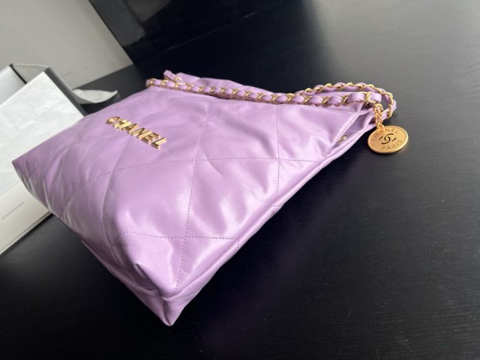  Handbag   Chanel   size  39cmx42cmx8 cm