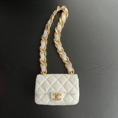  Handbag  Chanel  size  17 cm