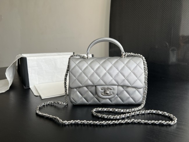  Handbag   Chanel AS2431  size  20cmx13cmx9 cm