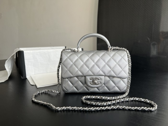  Handbag   Chanel AS2431  size  20cmx13cmx9 cm