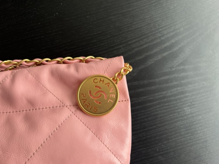  Handbag  Chanel   size  39cmx42cmx8 cm