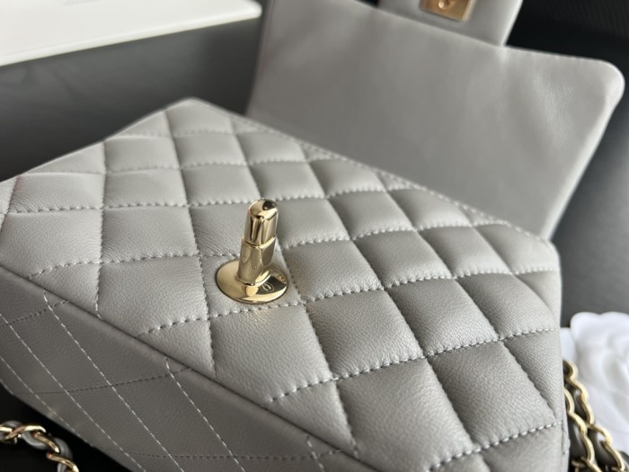 Handbag Chanel 1115  size  17 cm