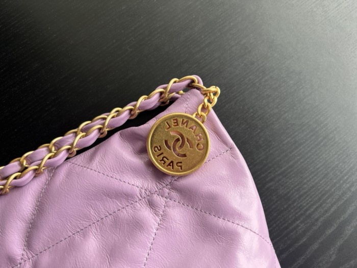 Handbag  Chanel   size   39cmx42cmx8 cm