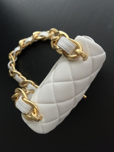  Handbag  Chanel  size  17 cm
