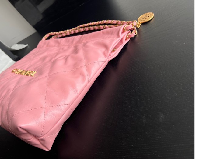  Handbag  Chanel  size  39cmx42cmx8  cm