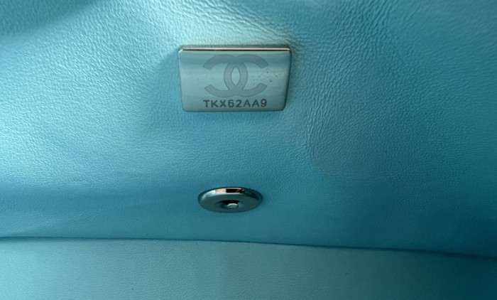  Handbag   Chanel 1115  size  17 cm 