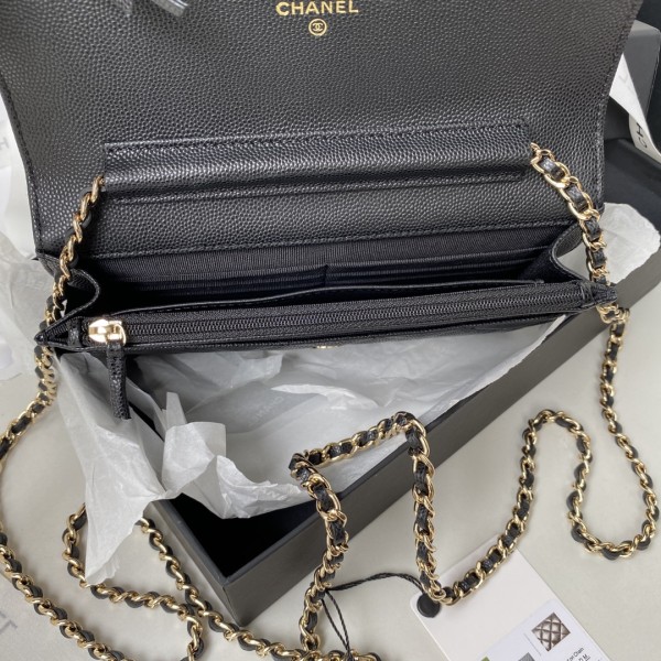  Handbag   Chanel  AP2734  size  19.2*12.3*3.5 cm.