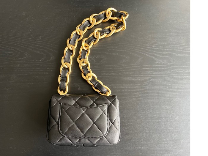  Handbag  Chanel  size 17 cm