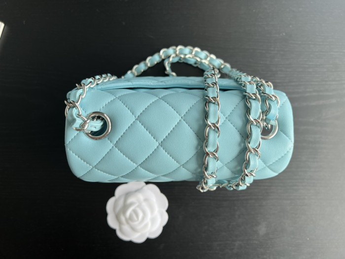  Handbag   Chanel 1115  size  17 cm 