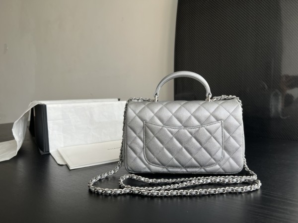  Handbag   Chanel AS2431  size  20cmx13cmx9 cm