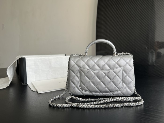  Handbag   Chanel AS2431  size  20cmx13cmx9 cm