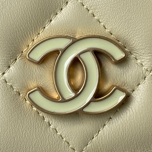  Handbag  Chanel AP2635  size 11x15.5x4.5 cm