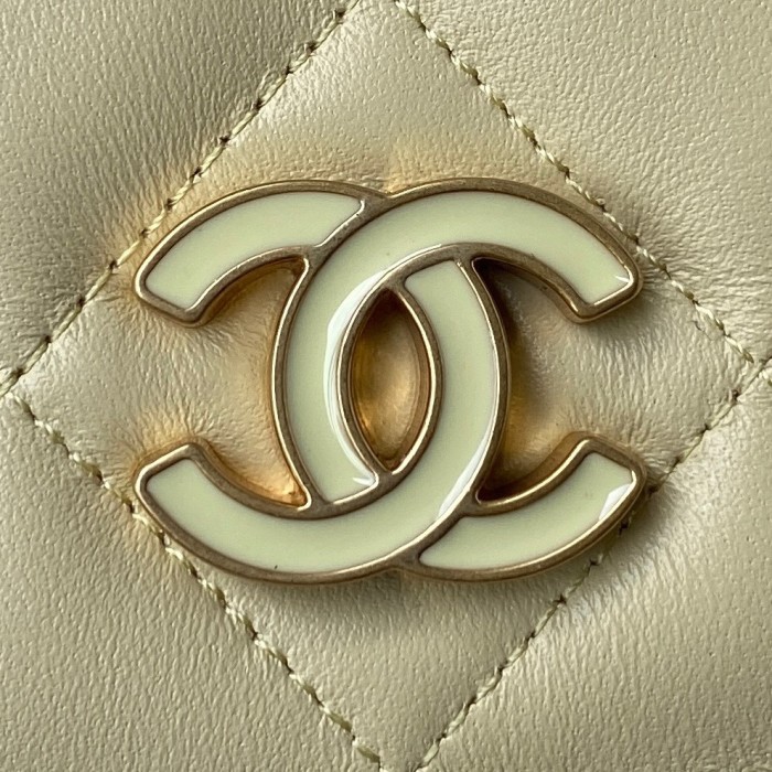  Handbag  Chanel AP2635  size 11x15.5x4.5 cm