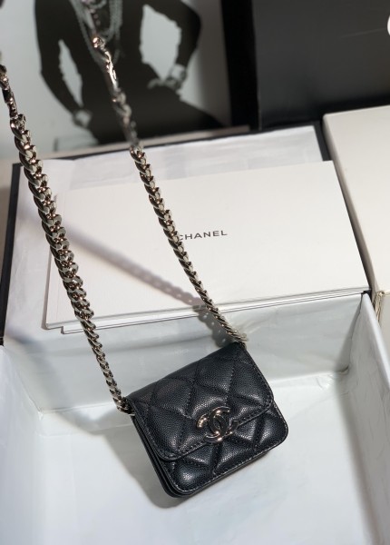  Handbag  Chanel  size  10 cm