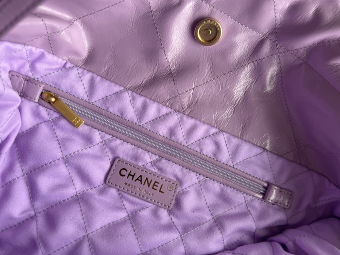 Handbag  Chanel   size   39cmx42cmx8 cm