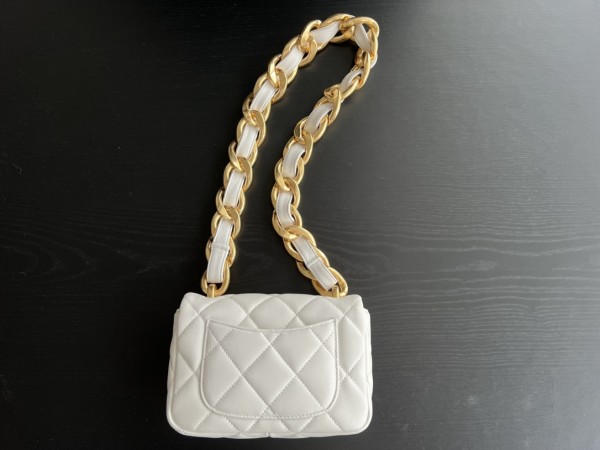  Handbag  Chanel  size  17 cm