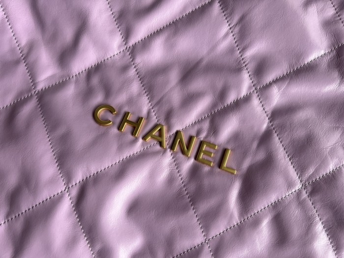 Handbag  Chanel   size   39cmx42cmx8 cm