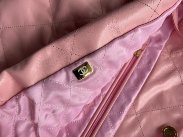  Handbag  Chanel   size  39cmx42cmx8 cm