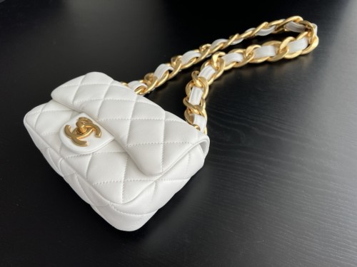  Handbag  Chanel  size  17 cm
