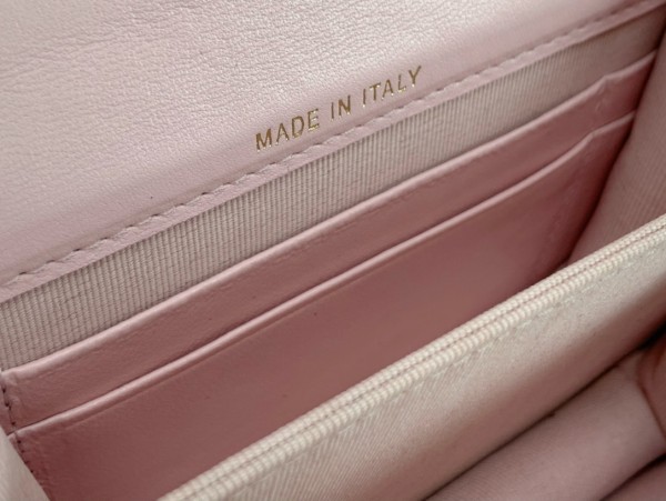  Handbag  Chanel  99164  size  13*9.5*6* cm