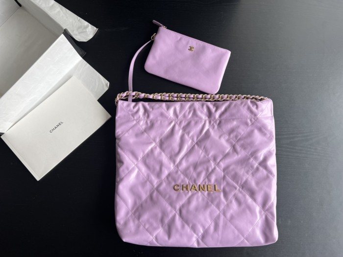 Handbag  Chanel   size   39cmx42cmx8 cm