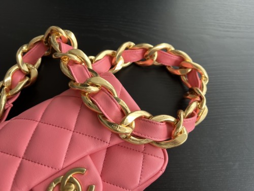  Handbag   Chanel  size  17 cm