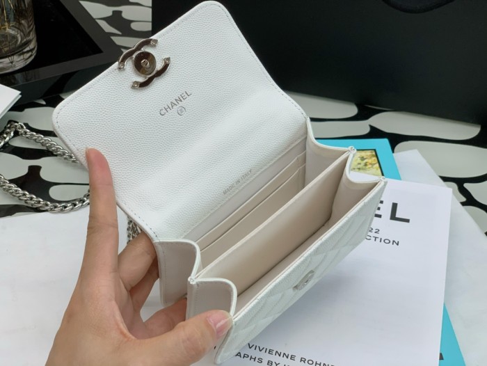  Handbag  Chanel  size 13*9.5*6* cm