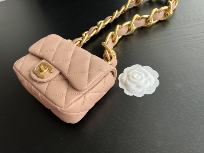  Handbag   Chanel  size  17 cm