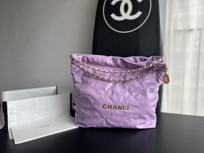 Handbag  Chanel   size   39cmx42cmx8 cm