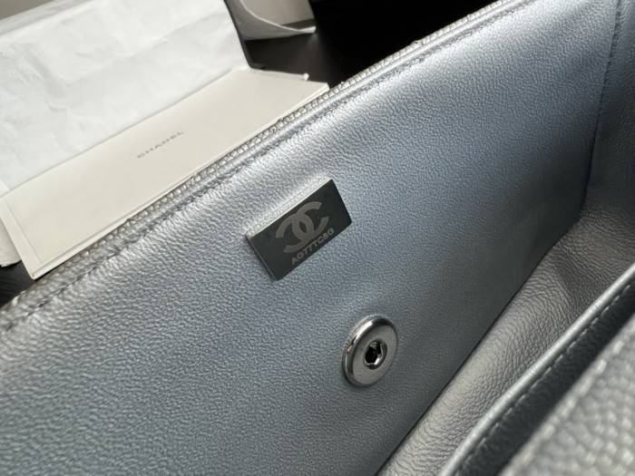  Handbag   Chanel AS2431  size  20cmx13cmx9 cm