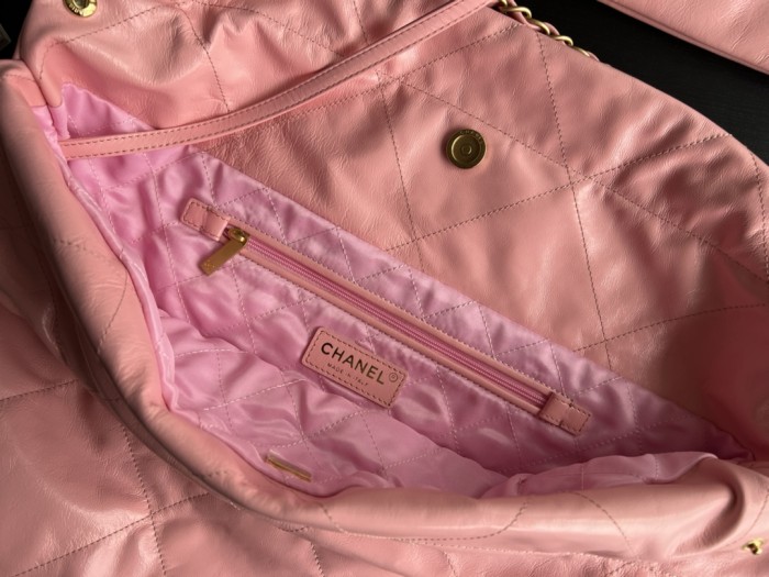  Handbag  Chanel   size  39cmx42cmx8 cm