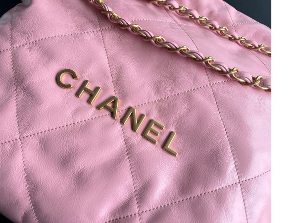  Handbag  Chanel  size  39cmx42cmx8  cm