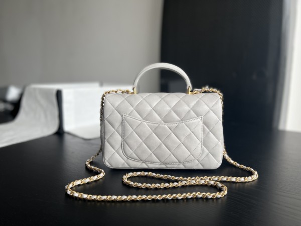  Handbag   Chanel  AS2431 size  20cmx13cmx9 cm