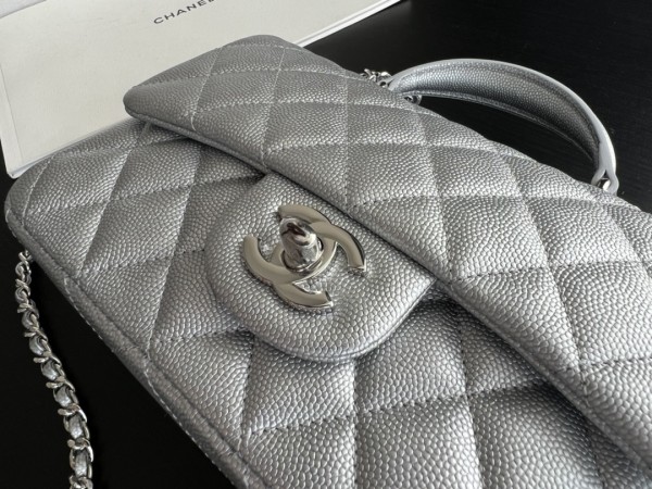  Handbag   Chanel AS2431  size  20cmx13cmx9 cm