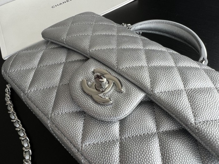  Handbag   Chanel AS2431  size  20cmx13cmx9 cm