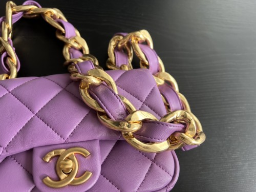  Handbag   Chanel  size 17 cm 