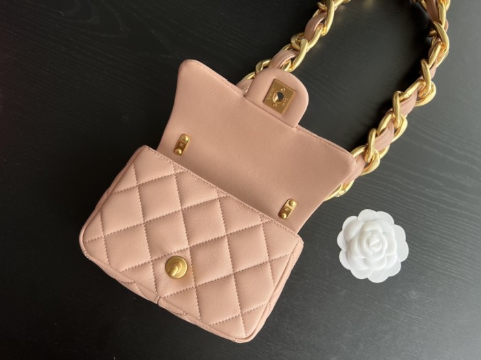  Handbag   Chanel  size  17 cm