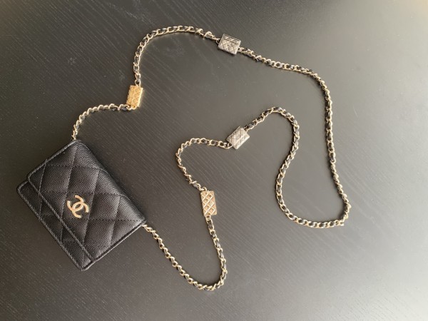  Handbag  Chanel 2444  size  10cmx8cmx1.5 cm