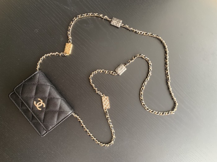  Handbag  Chanel 2444  size  10cmx8cmx1.5 cm