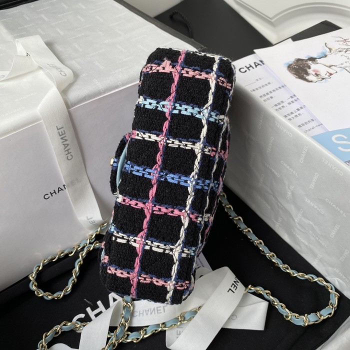 Handbag   Chanel  size 20 cm