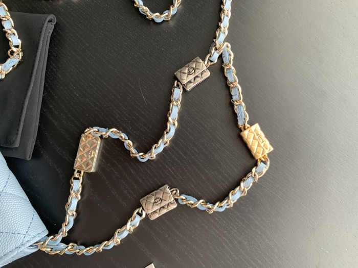 Handbag  Chanel  2444  size  10cmx7.5cmx2 cm