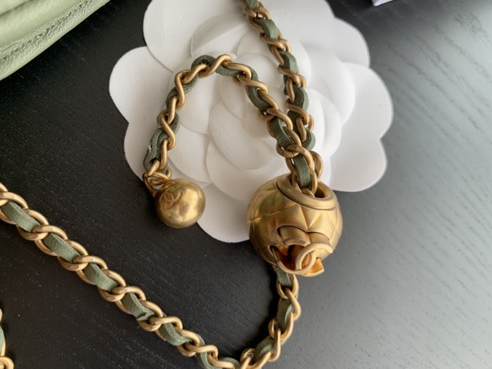  Handbag   Chanel 1461  size  10cmx9 cm 