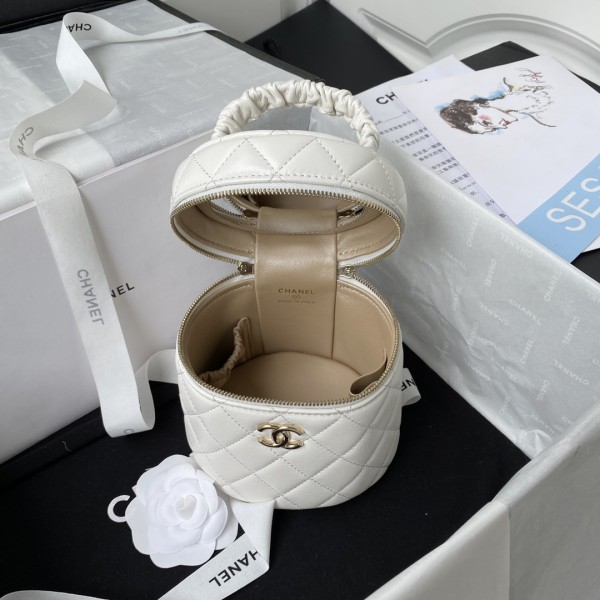 Handbag   Chanel  AP2730  size  13.5*13.5x11.5 cm