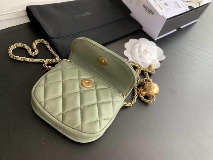  Handbag   Chanel 1461  size  10cmx9 cm 