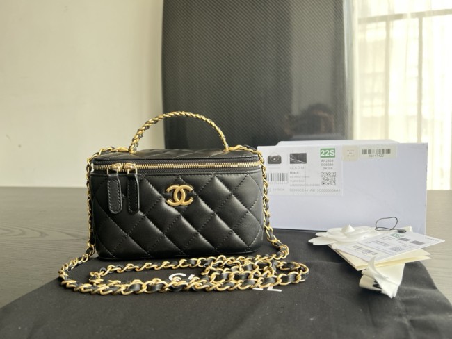  Handbag   Chanel  AP2805  size  17cmx9.5cmx8 cm