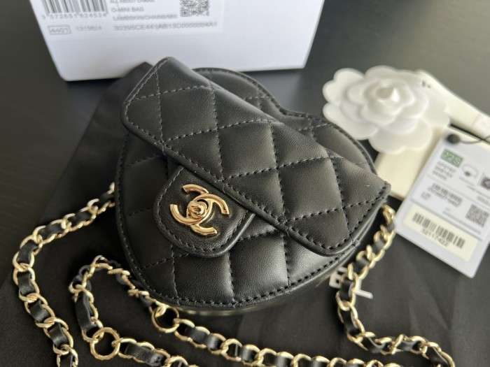  Handbag   Chanel   size  11 cm