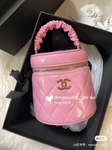 Handbag  Chanel  size 13×13×11 cm