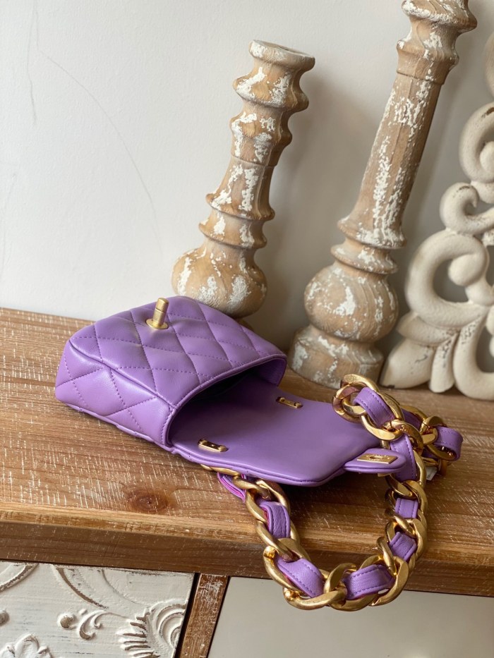 Handbag  Chanel  3213  size  13*17*6 cm