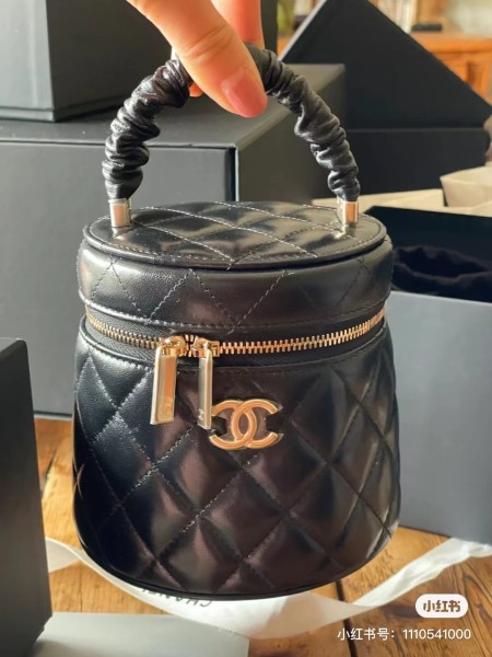 Handbag  Chanel  size 13×13×11 cm