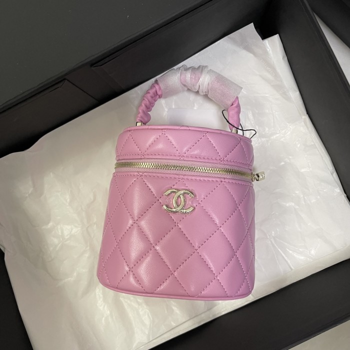 Handbag Chanel  size  13×13×11 cm